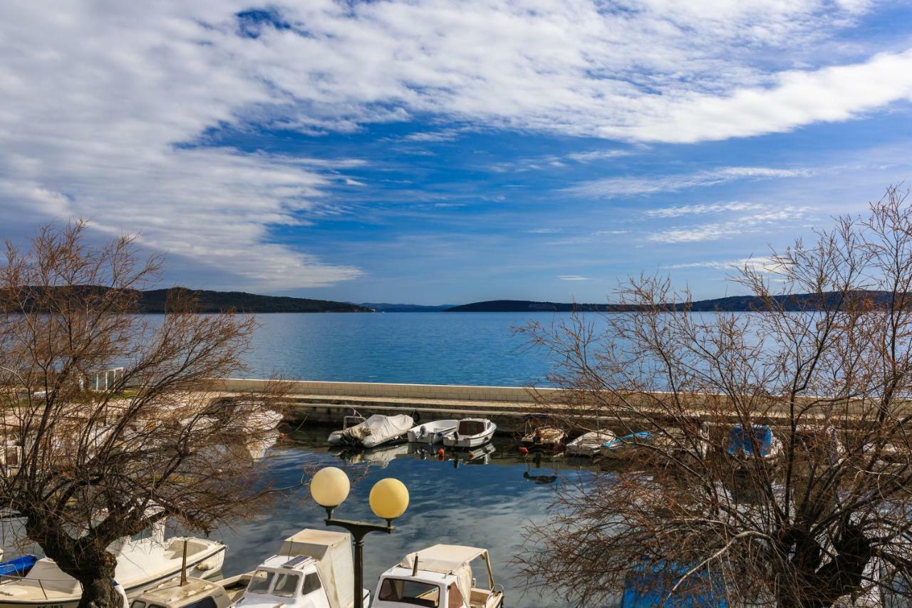 Holiday Home Obrov Kastela Dış mekan fotoğraf