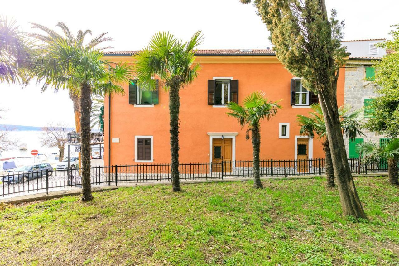 Holiday Home Obrov Kastela Dış mekan fotoğraf
