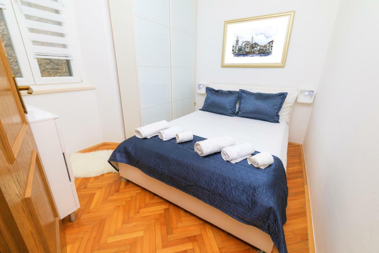 Holiday Home Obrov Kastela Dış mekan fotoğraf