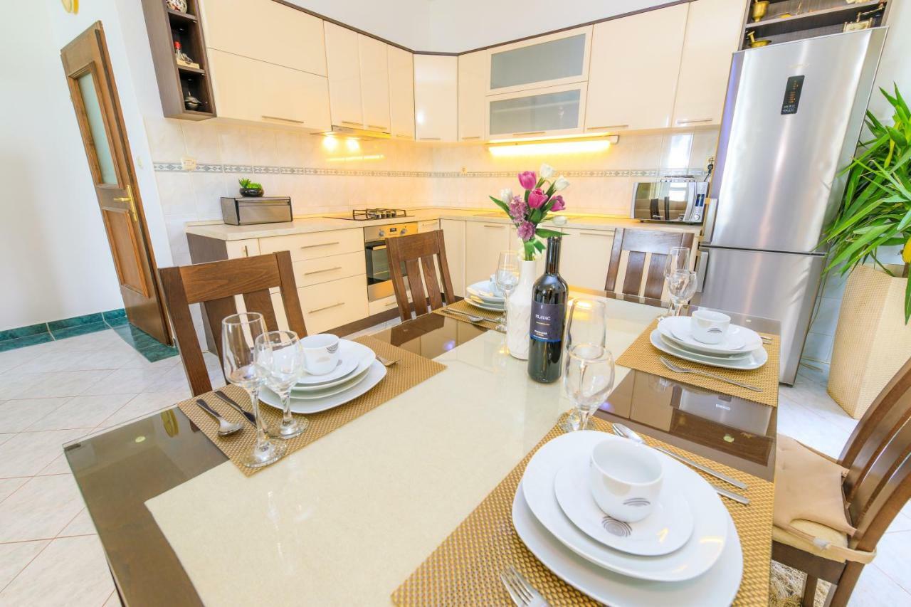 Holiday Home Obrov Kastela Dış mekan fotoğraf